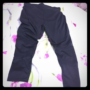 Good Karma crop leggings